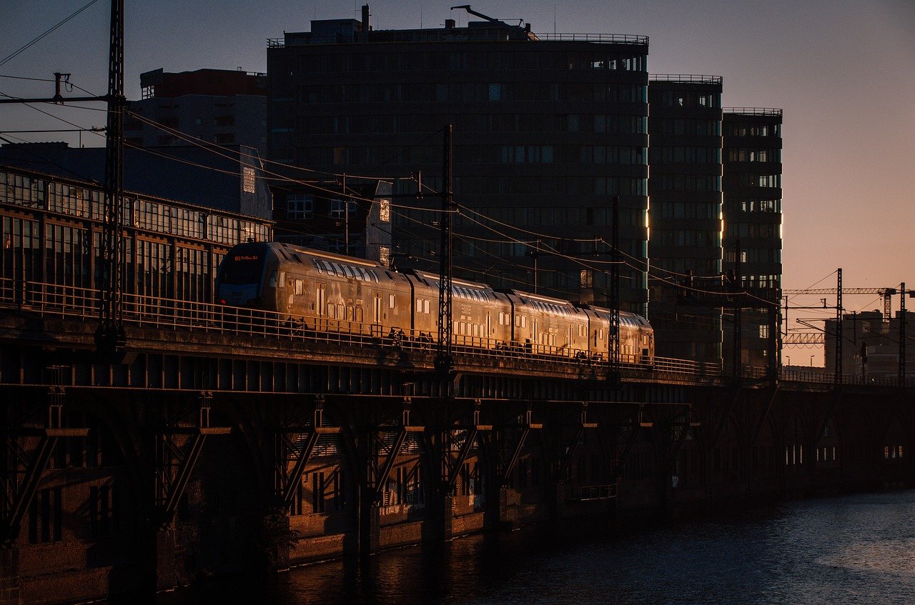 How Can Green Transport Reduce Urban Pollution?
